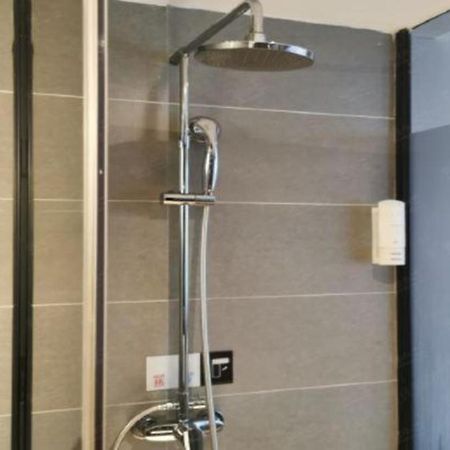 T Social Hotel Guangzhou Railway Station Branch Экстерьер фото