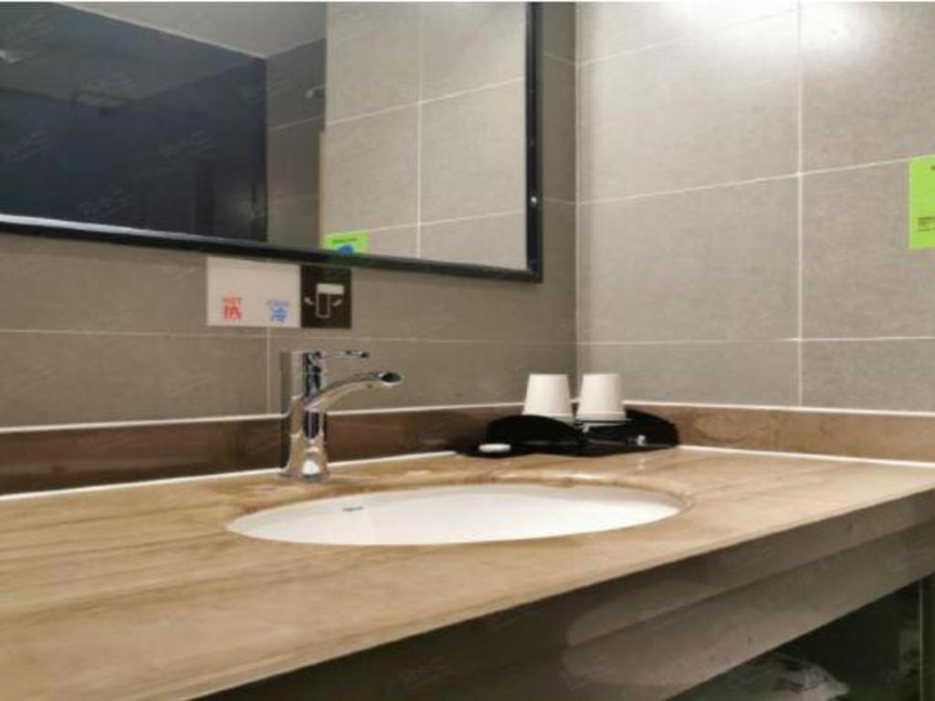 T Social Hotel Guangzhou Railway Station Branch Экстерьер фото