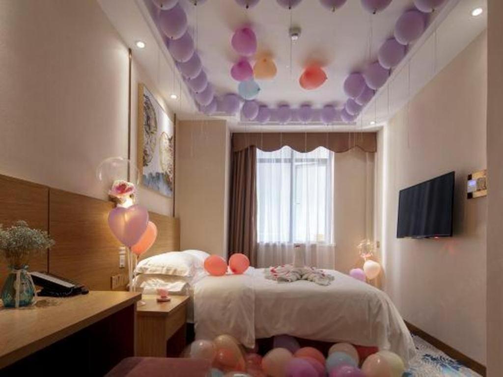 T Social Hotel Guangzhou Railway Station Branch Экстерьер фото