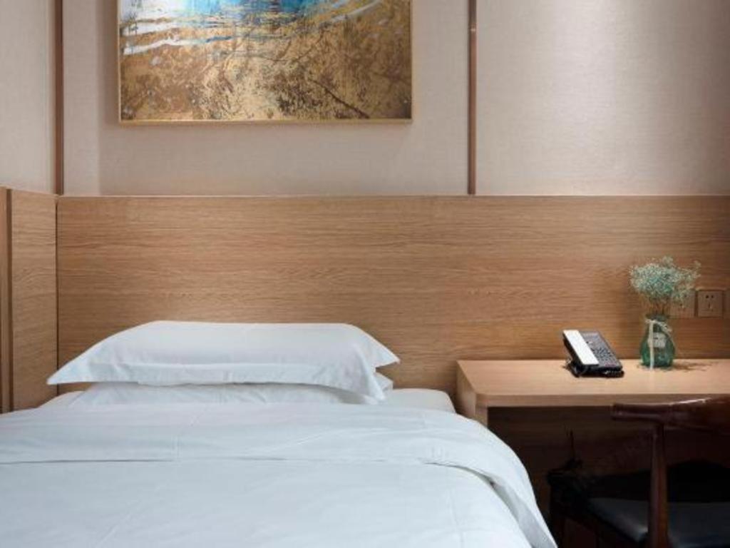 T Social Hotel Guangzhou Railway Station Branch Экстерьер фото