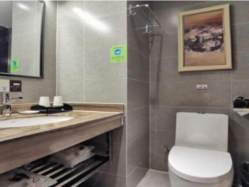 T Social Hotel Guangzhou Railway Station Branch Экстерьер фото